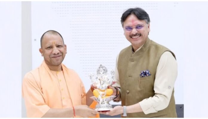 CM Yogi with Rajeshwar Singh CM Yogi