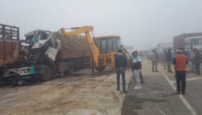 Collision on Lucknow–Varanasi Highway