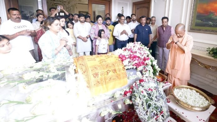 CM Yogi Offering Condolences