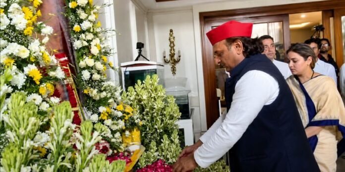 Akhilesh Yadav Pays Tribute to Prateek